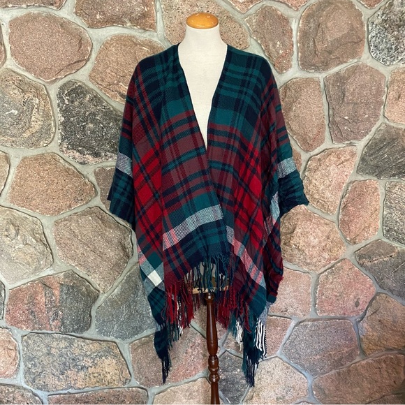 Cozy plaid fringed wrap - Picture 1 of 6